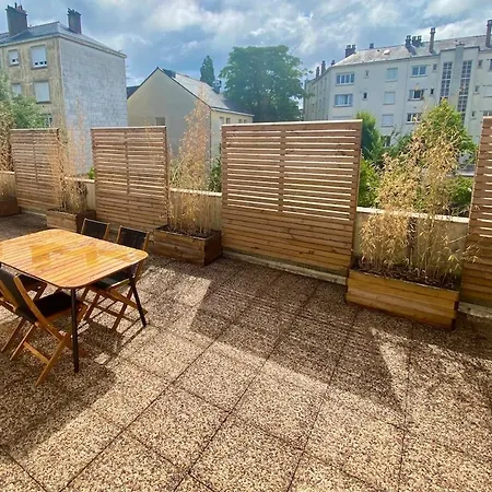 Spacious 2 Luxury Renovated Terrace Garage-madeleine Apartment *