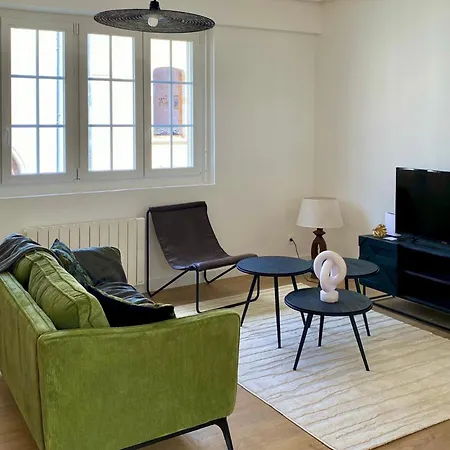 Διαμέρισμα Spacious 2 Luxury Renovated Terrace Garage-madeleine Ανζέρ