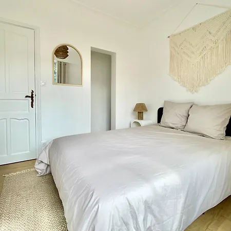 Spacious 2 Luxury Renovated Terrace Garage-madeleine Διαμέρισμα